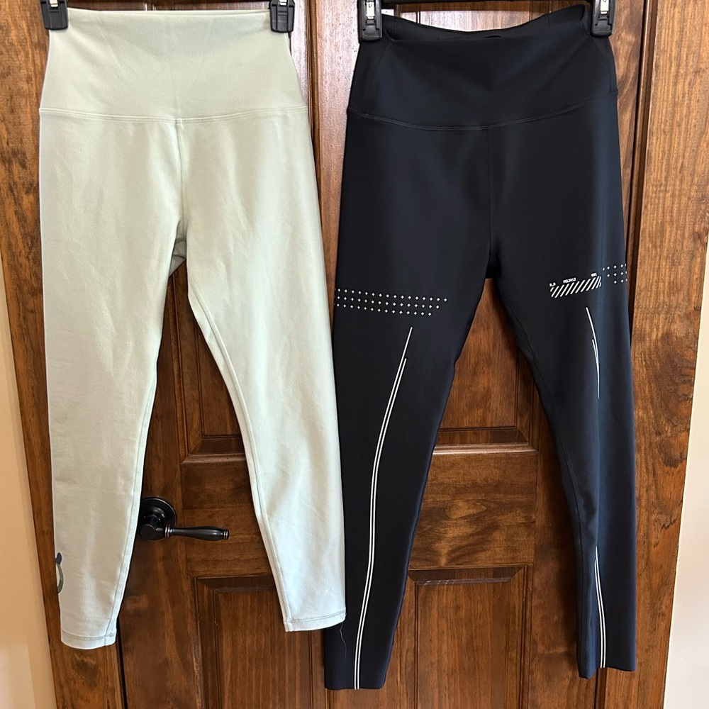 Two Pair of Peloton Women’s Leggings Small, Black and Light Sage (E-10)